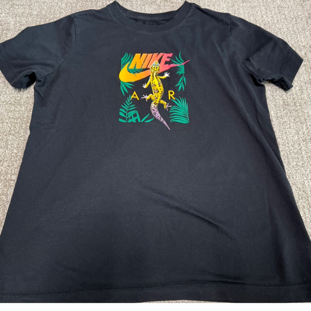 Set of 2-Black Nike Graphic T-Shirts-Sizs Big Kids XL